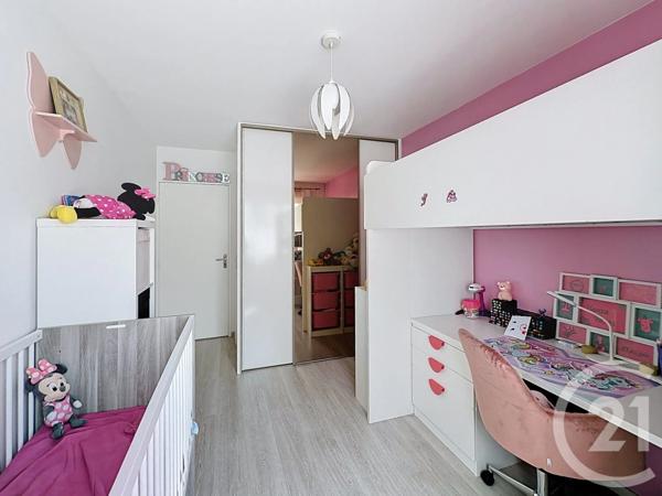 Appartement F4 à vendre  5 pièces - 83,14 m 2   ST PRIEST  - 69