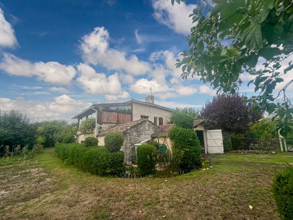 Maison Quercynoise avec jardin et dépendance - Saint Daunès