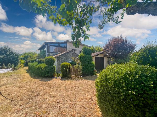 Maison Quercynoise avec jardin et dépendance - Saint Daunès