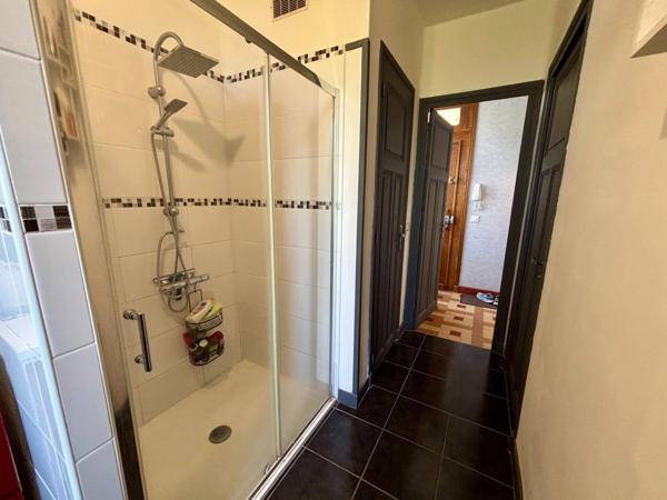 Maison à vendre 6 pièces centre ville de PUY GUILLAUME (63)