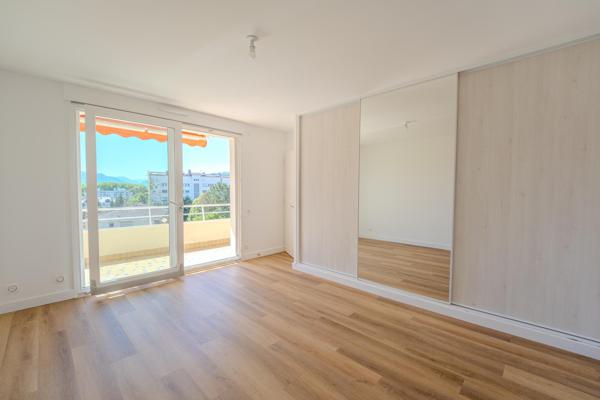 T5 rénové 122 m² avec terrasse - Annecy Parmelan
