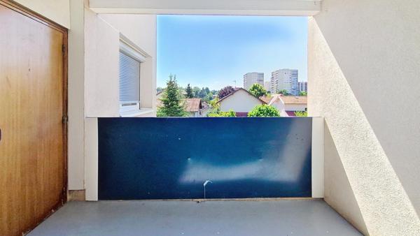 BRON T2 45m² avec PATIO - Très bon état
