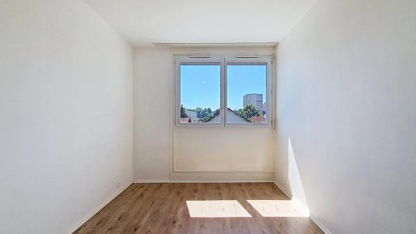 BRON T2 45m² avec PATIO - Très bon état