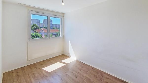BRON T2 45m² avec PATIO - Très bon état
