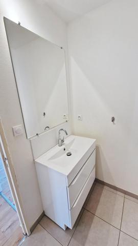 BRON T2 45m² avec PATIO - Très bon état