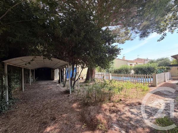Maison à vendre  5 pièces - 116,50 m 2   ARLES  - 13