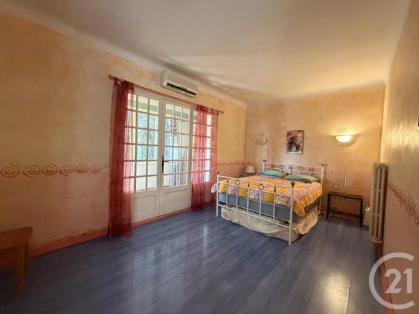 Maison à vendre  5 pièces - 116,50 m 2   ARLES  - 13