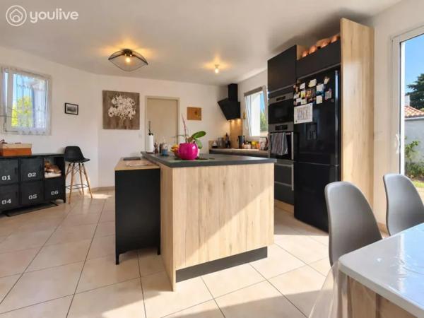 RARE À LA GUÉRINIÈRE – MAISON RÉCENTE 3 CHAMBRES, DPE A, GARAGE ET JARDIN