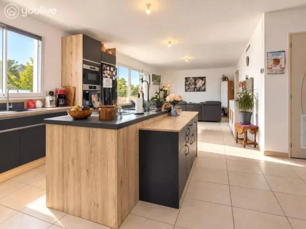 RARE À LA GUÉRINIÈRE – MAISON RÉCENTE 3 CHAMBRES, DPE A, GARAGE ET JARDIN