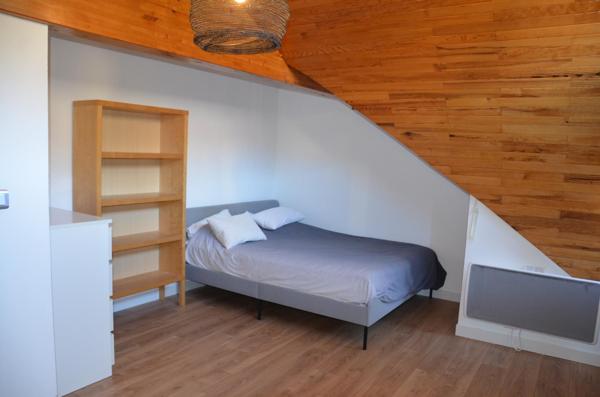 Spacieux T5 en duplex en attique vue Jura et Mont Blanc