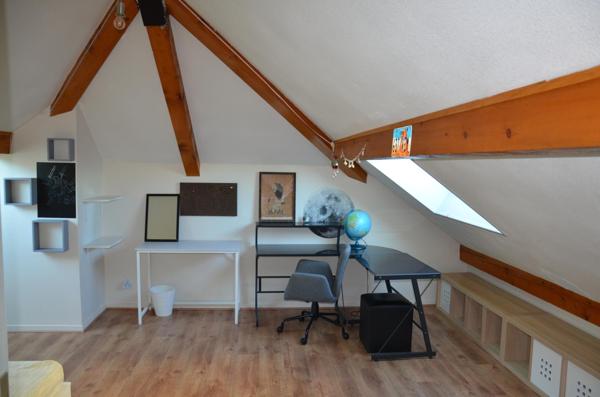 Spacieux T5 en duplex en attique vue Jura et Mont Blanc