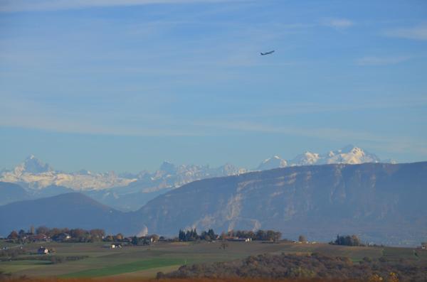 Spacieux T5 en duplex en attique vue Jura et Mont Blanc