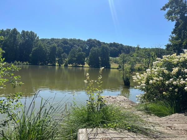 Propriété de charme au cœur de 14 hectares de nature préservée