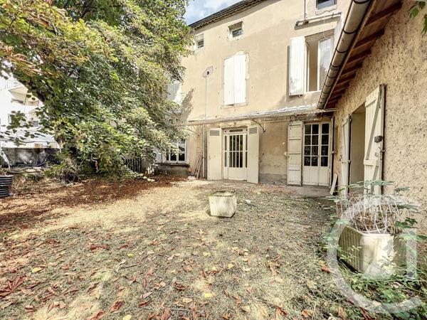 Immeuble à vendre  280,37 m 2   CONDOM  - 32