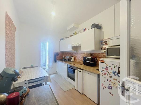 Immeuble à vendre  280,37 m 2   CONDOM  - 32