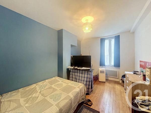 Immeuble à vendre  280,37 m 2   CONDOM  - 32