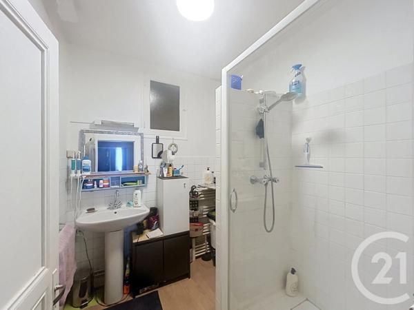 Immeuble à vendre  280,37 m 2   CONDOM  - 32