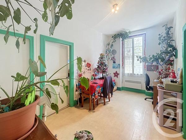 Immeuble à vendre  280,37 m 2   CONDOM  - 32