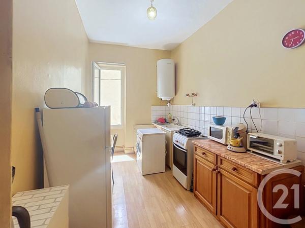 Immeuble à vendre  280,37 m 2   CONDOM  - 32
