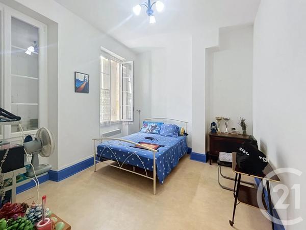 Immeuble à vendre  280,37 m 2   CONDOM  - 32