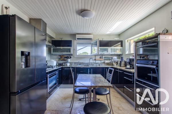 Maison à vendre 4 pièces 123 m² Arles