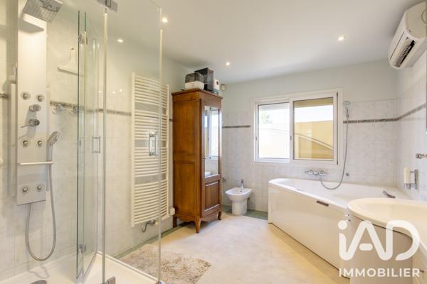 Maison à vendre 4 pièces 123 m² Arles