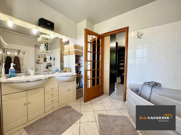 Coulommiers (77120) Maison 230m² (DPE:C).Terrain 1100m² à Lescherolles 77320