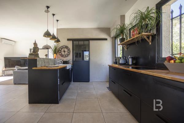 Magnifique villa-appartement au calme à vendre au Tignet