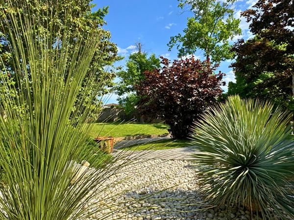 Dans un écrin de verdure !