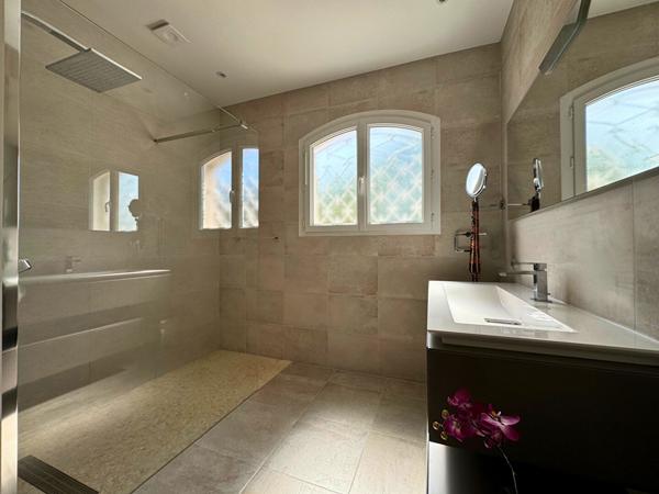 Dans un écrin de verdure !