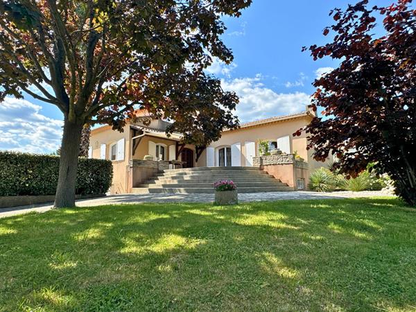 Dans un écrin de verdure !