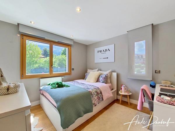 L'Elégant - Appartement T4 de 86 m2 + terrasse de 11 m2 + garage - Aux portes de Genève