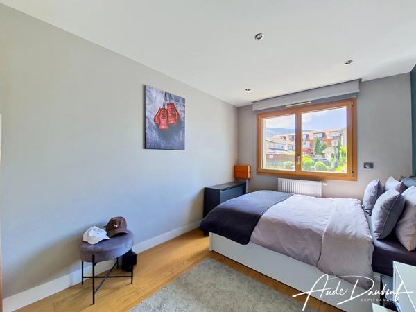 L'Elégant - Appartement T4 de 86 m2 + terrasse de 11 m2 + garage - Aux portes de Genève