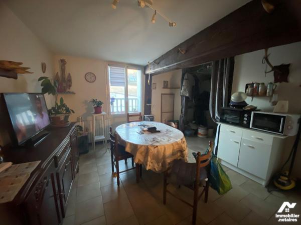 INVESTISSEMENT LOCATIF :
Immeuble avec plusieurs lots comprenant :

Lot n° 1 (rez-de-chaussé...