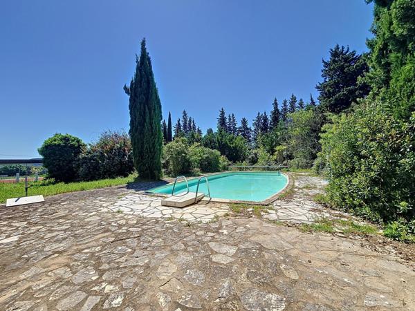 Mas en position dominante avec piscine, court de tennis, studio indépendant et terrain de plus d’un hectare – Bédarieux, Causses
