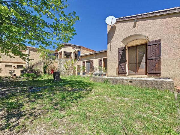 Mas en position dominante avec piscine, court de tennis, studio indépendant et terrain de plus d’un hectare – Bédarieux, Causses