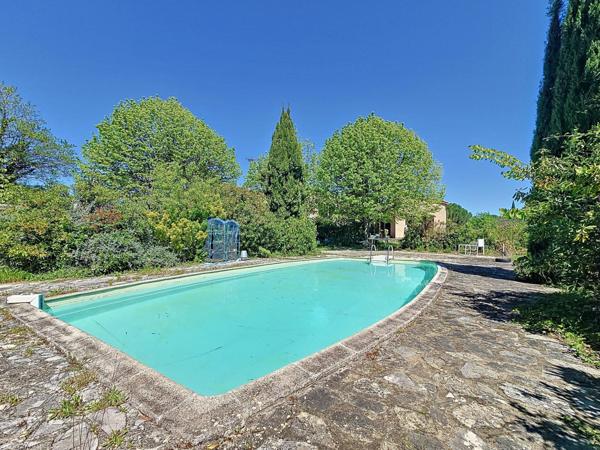 Mas en position dominante avec piscine, court de tennis, studio indépendant et terrain de plus d’un hectare – Bédarieux, Causses