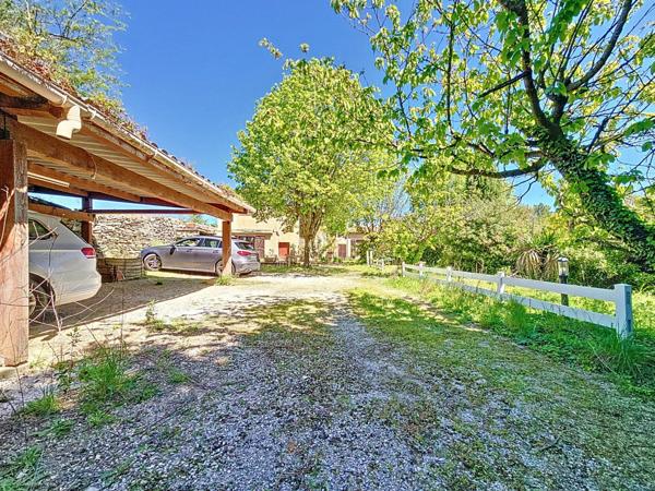 Mas en position dominante avec piscine, court de tennis, studio indépendant et terrain de plus d’un hectare – Bédarieux, Causses