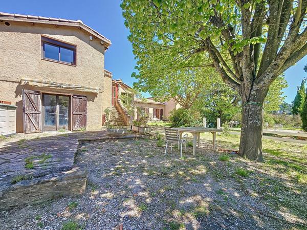 Mas en position dominante avec piscine, court de tennis, studio indépendant et terrain de plus d’un hectare – Bédarieux, Causses