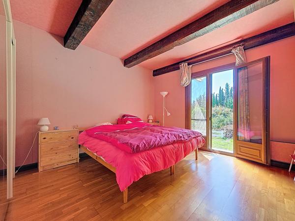 Mas en position dominante avec piscine, court de tennis, studio indépendant et terrain de plus d’un hectare – Bédarieux, Causses