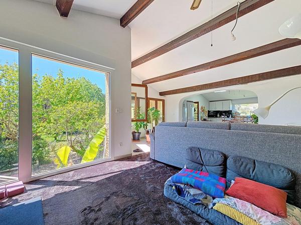 Mas en position dominante avec piscine, court de tennis, studio indépendant et terrain de plus d’un hectare – Bédarieux, Causses