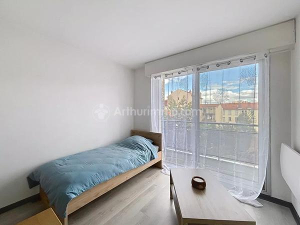 Location                                                      Appartement
                        
                     1 pièces                      17 m2                     à Clermont-Ferrand