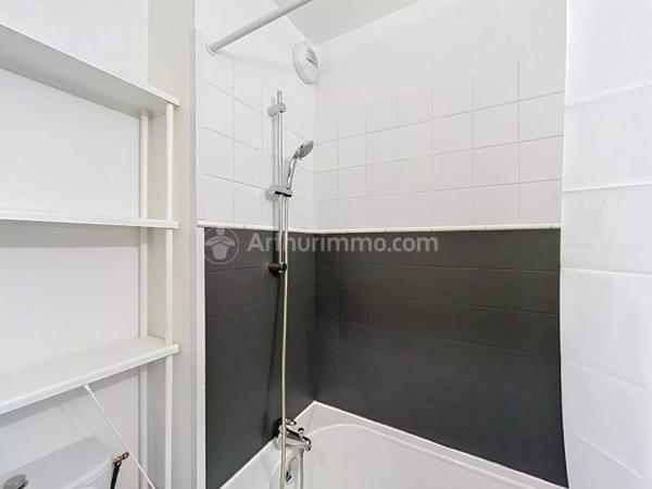 Location                                                      Appartement
                        
                     1 pièces                      17 m2                     à Clermont-Ferrand