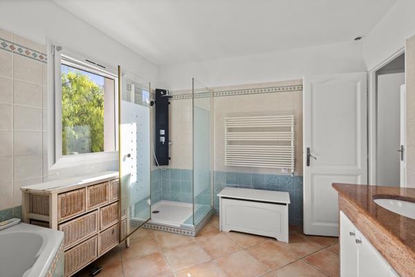 Les baumettes (13009) Villa T5 - 155 m² - Terrain 680 m² avec piscine - La Panouse (Marseille 9e)