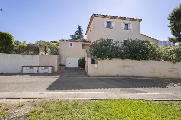 Les baumettes (13009) Villa T5 - 155 m² - Terrain 680 m² avec piscine - La Panouse (Marseille 9e)