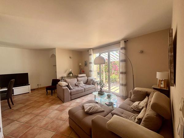 PALAJA ? Maison de plain-pied avec piscine, jardin et vue dégagée sur le clocher