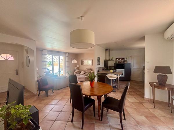 PALAJA ? Maison de plain-pied avec piscine, jardin et vue dégagée sur le clocher