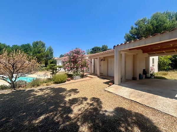 PALAJA ? Maison de plain-pied avec piscine, jardin et vue dégagée sur le clocher
