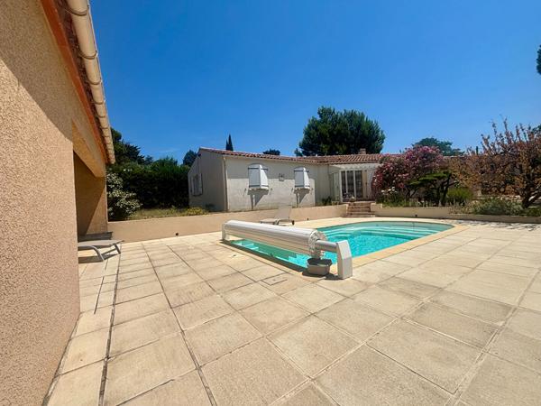PALAJA ? Maison de plain-pied avec piscine, jardin et vue dégagée sur le clocher