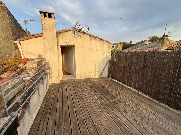 MAISON DE VILLAGE AVEC TERRASSE A BAGNOLES